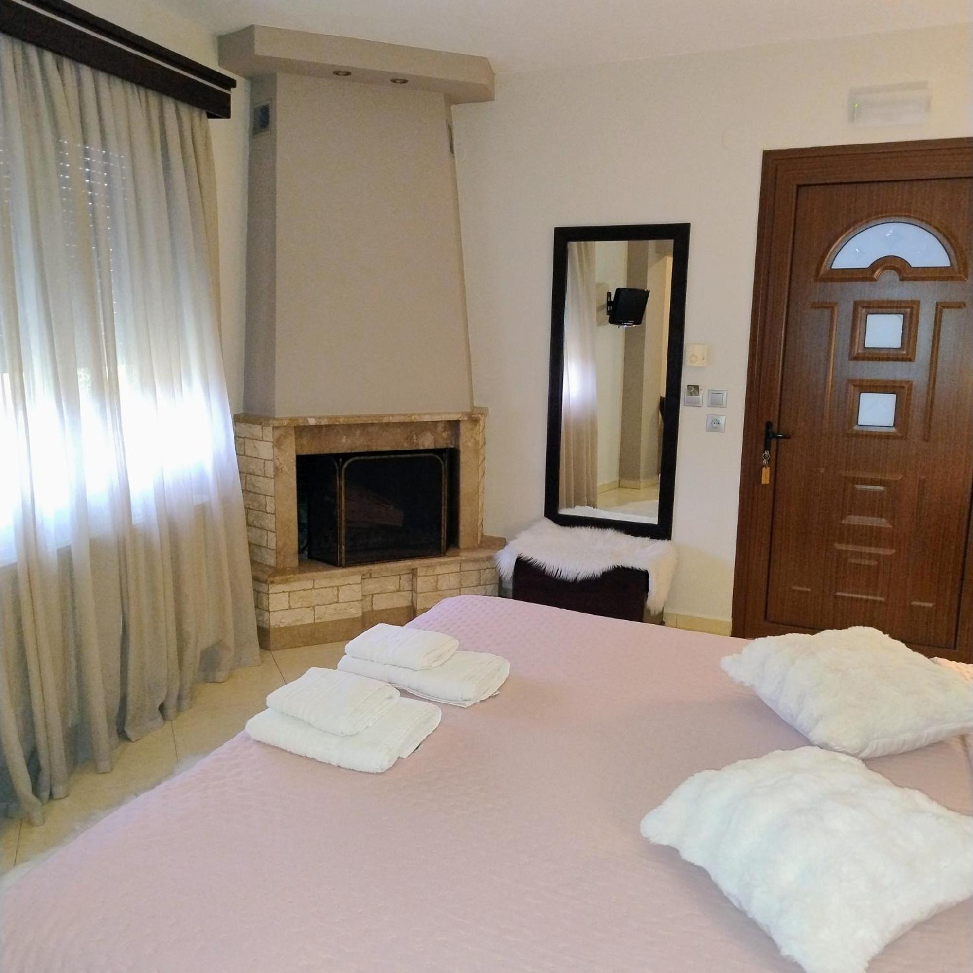 Neraides Hotel Loutraki  Exterior photo